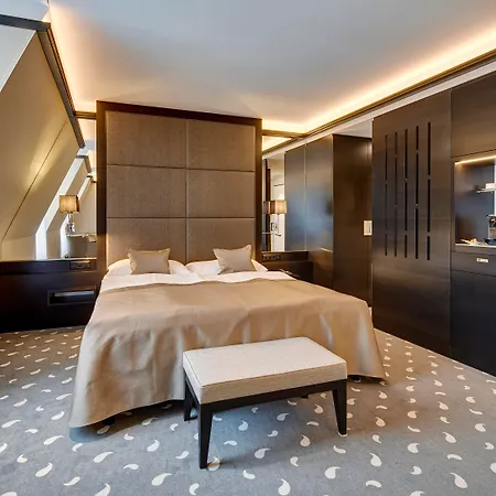 Hotel Monopol Luzern-3