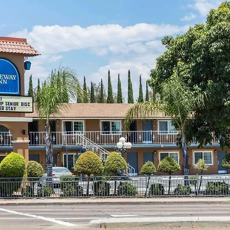 Rodeway Inn Escondido Downtown-3