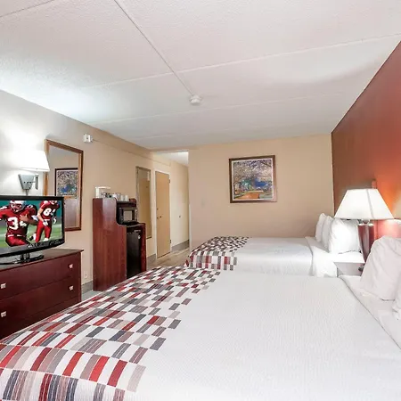Red Roof Inn & Suites Macon-3