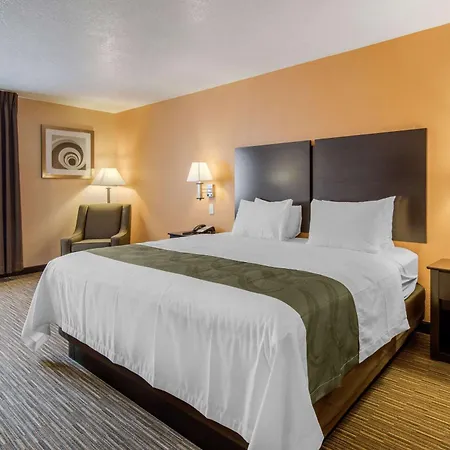 Quality Inn & Suites Albuquerque North Near Balloon Fiesta Park-2