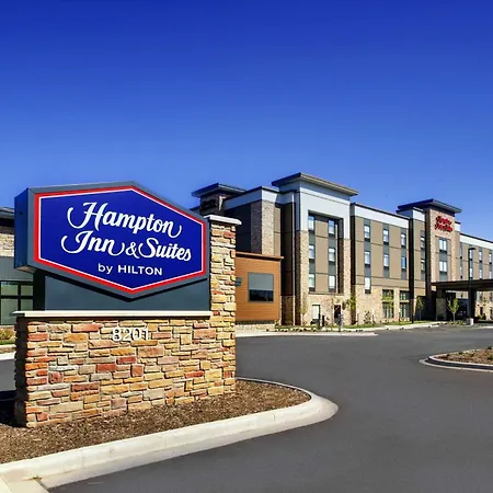 Hampton Inn & Suites Milwaukee West-2
