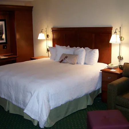 Hampton Inn Charleston Downtown-2