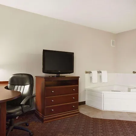 Baymont By Wyndham Sioux Falls-3