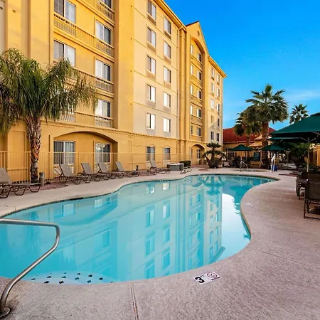 La Quinta Inn & Suites By Wyndham Mesa Superstition Springs-2