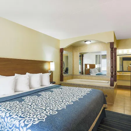 Days Inn By Wyndham Newark Wilmington-3