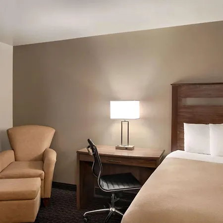 Baymont By Wyndham Buffalo-2