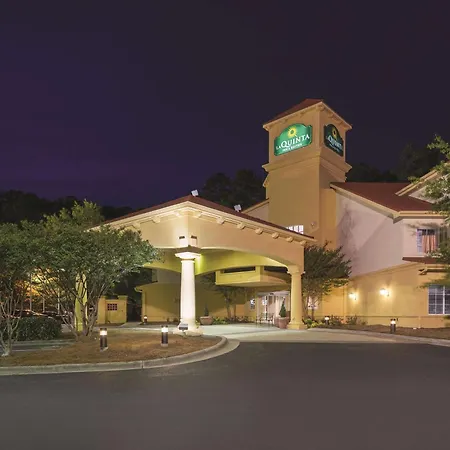 La Quinta Inn & Suites By Wyndham University Area Chapel Hill-3