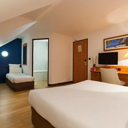 Comfort Hotel Evreux-2