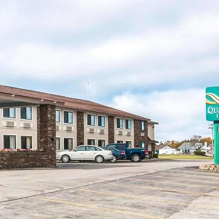 Quality Inn Saint Ignace I-75-3