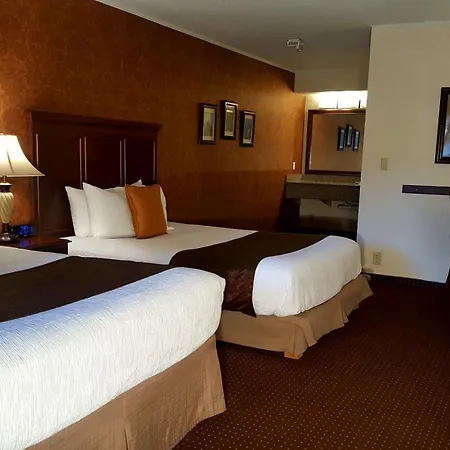 Best Western Plus Humboldt House Inn-2