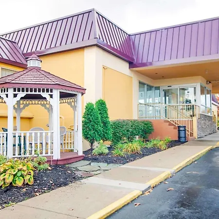 Quality Inn & Suites Syracuse Fairgrounds-2