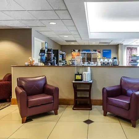 Comfort Inn & Suites Thomson-2