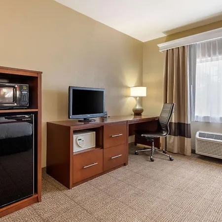 Comfort Suites Fort Collins Near University-2