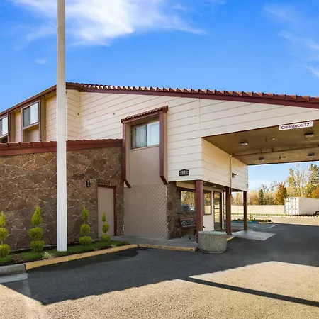Ramada By Wyndham Medford Airport North-2
