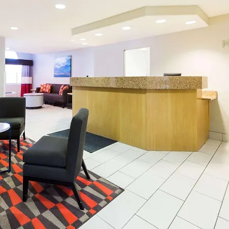 Microtel Inn And Suites Pueblo-2