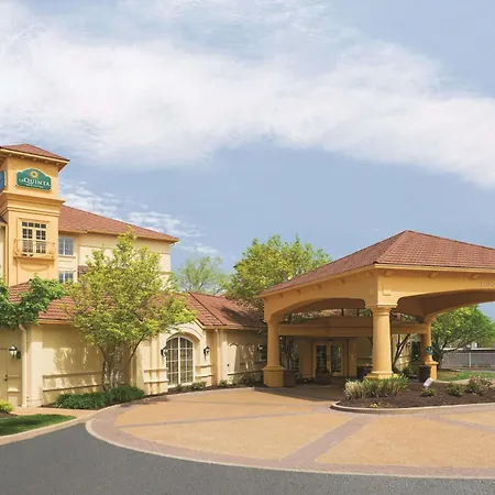 La Quinta By Wyndham St. Louis Westport-2