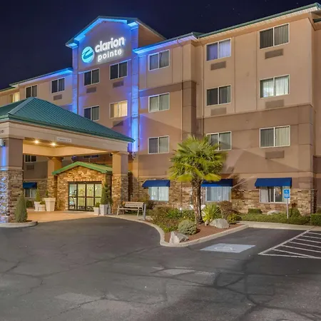 Clarion Pointe Medford-3