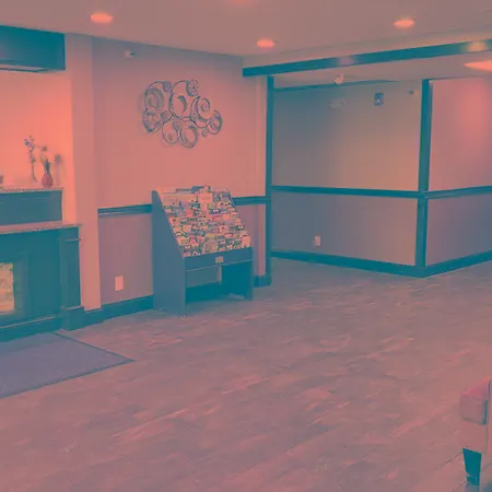 Travelodge By Wyndham Brooklyn Center-2