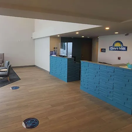 Days Inn By Wyndham Johnson Creek-3