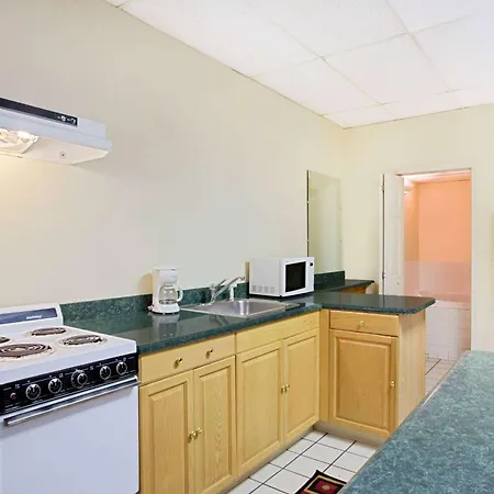 Bristol Parkway Inn-2