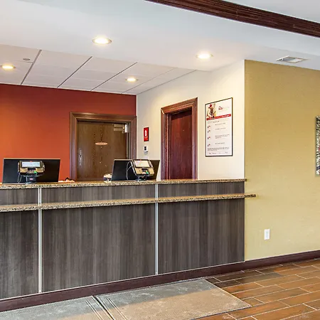 Red Roof Inn Plus Omaha - Council Bluffs-3