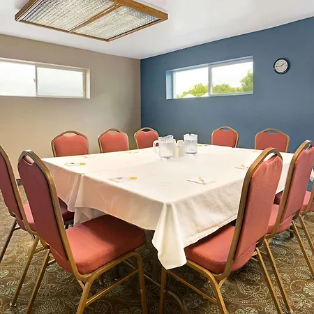 Days Inn By Wyndham Eagan Minnesota Near Mall Of America-3