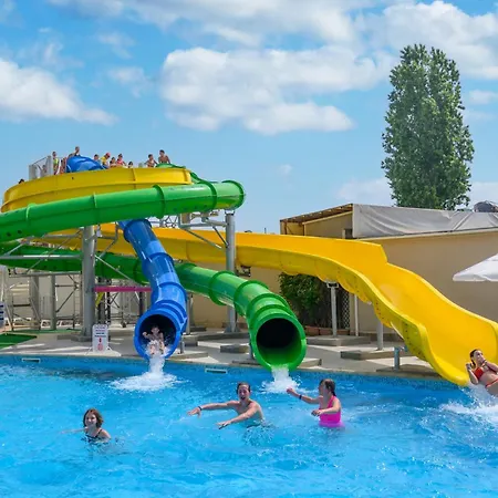 Hotel Glarus Beach& Aqua Park-3