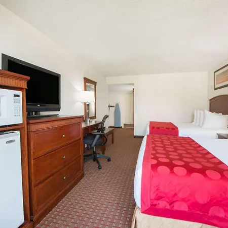 Ramada By Wyndham Enid-2