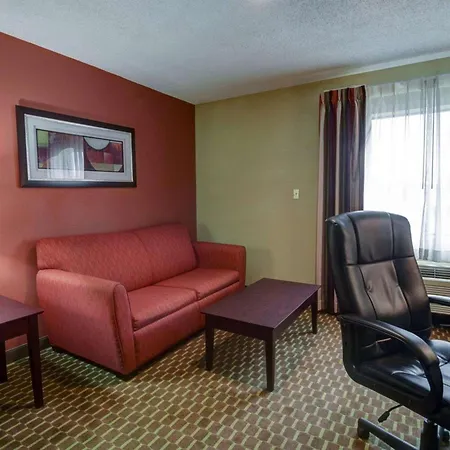 Quality Inn & Suites Pine Bluff-2