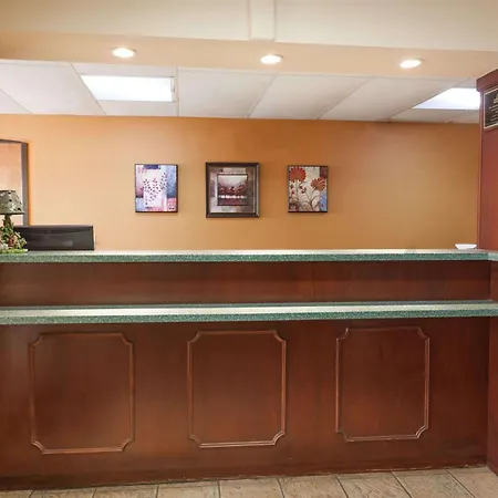 Red Carpet Inn Elkton-3