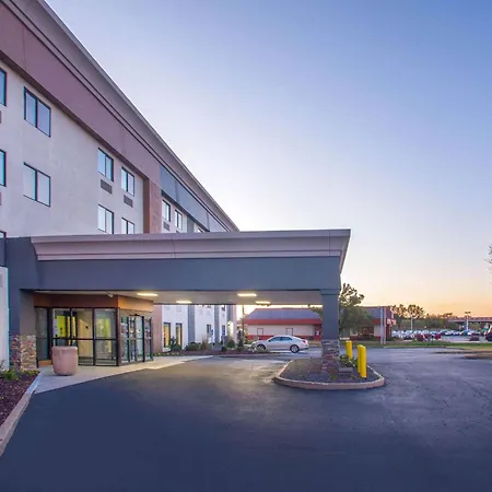La Quinta Inn & Suites By Wyndham St Louis Hazelwood North-2
