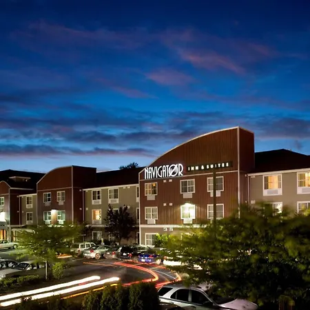 Executive Residency By Best Western Navigator Inn & Suites-2