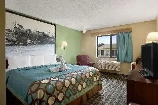 Super 8 By Wyndham Russellville-3