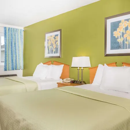 Days Inn & Suites By Wyndham Bridgeport - Clarksburg-3