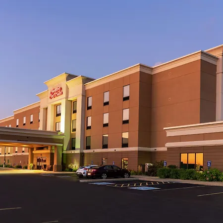 Hampton Inn & Suites Marshalltown-2