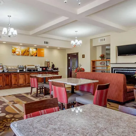 Comfort Inn & Suites Perry I-35-2