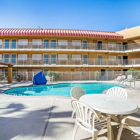 Rodeway Inn & Suites-3
