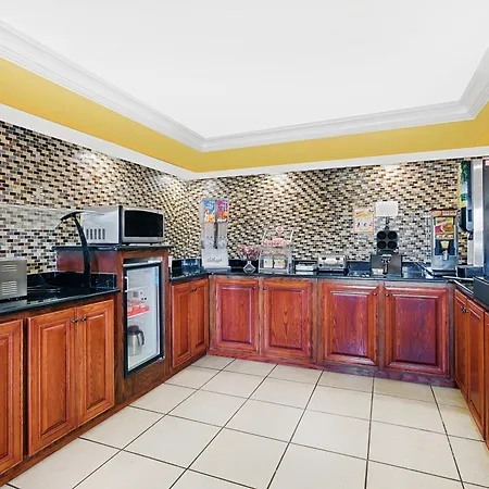 Super 8 By Wyndham Byron/South Macon-2