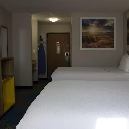 Days Inn By Wyndham Colby-3