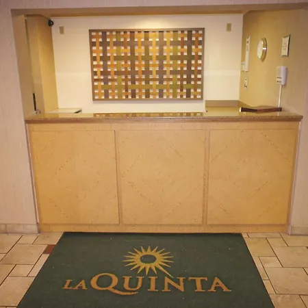 La Quinta By Wyndham Plattsburgh-2