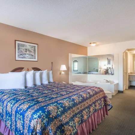 Days Inn By Wyndham Picayune-2