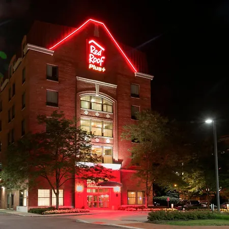 Red Roof Inn Plus+ Columbus Downtown - Convention Center-3