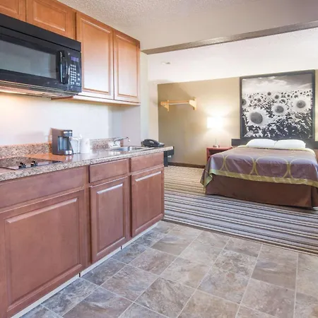 Super 8 By Wyndham Jamestown-2