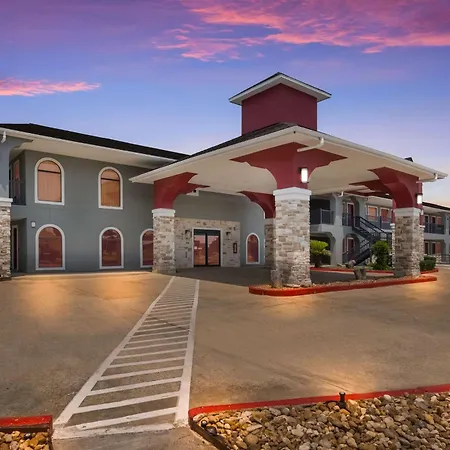Clarion Pointe-3