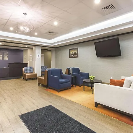 La Quinta Inn & Suites Casino And Bar By Wyndham Glendive-3