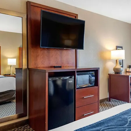 Comfort Inn & Suites Blue Ridge-2
