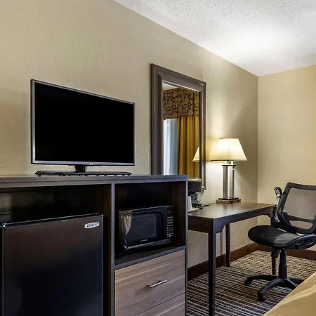 Quality Inn & Suites - Greensboro-High Point-3
