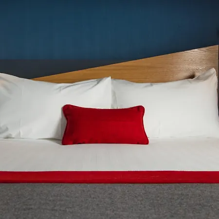 Holiday Inn Express Newport By Ihg-3