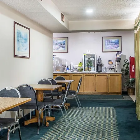 Rodeway Inn Bedford-3