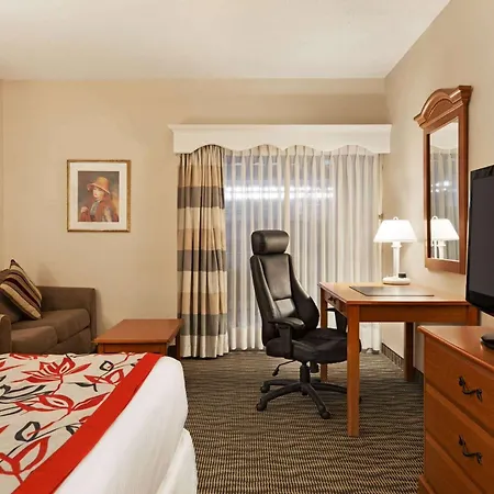 Ramada By Wyndham Fredericton-2